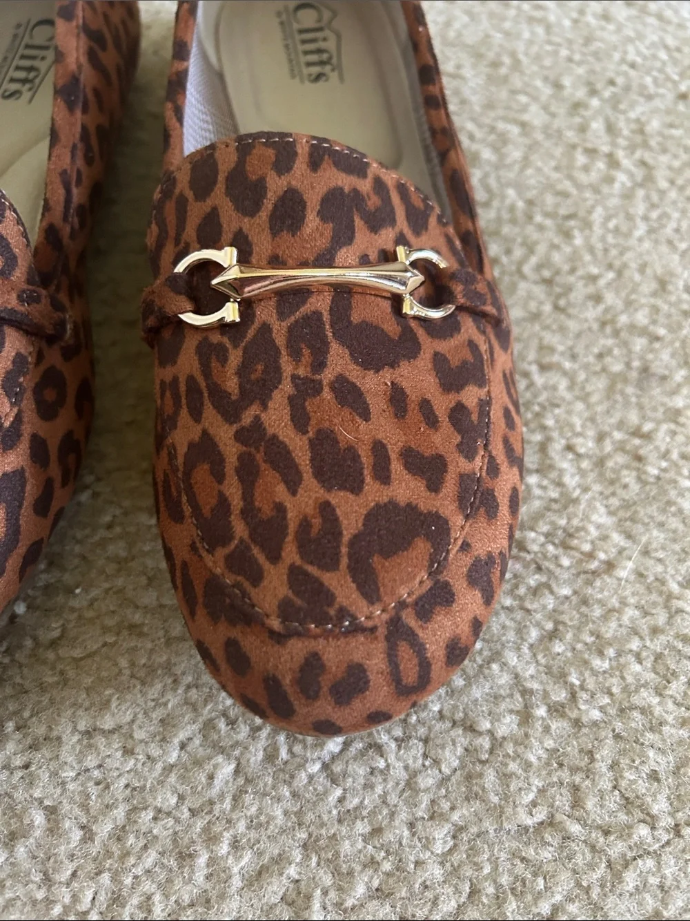 Cliffs by WHITE MOUNTAIN Leopard-Print Loafers with Gold Hardware sz 7